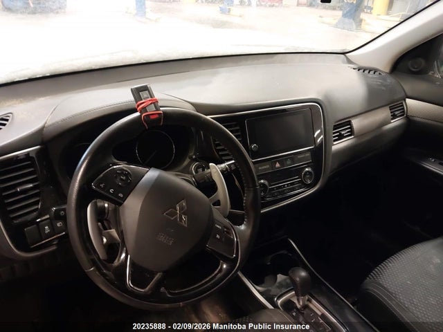 JA4JZ3AXXJZ607036 Mitsubishi Outlander Se