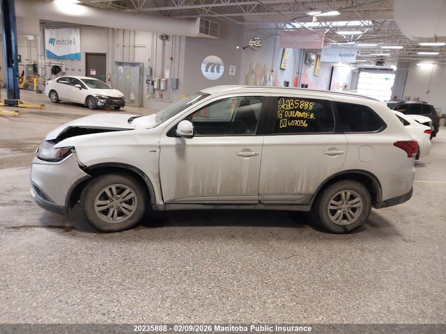 JA4JZ3AXXJZ607036 Mitsubishi Outlander Se