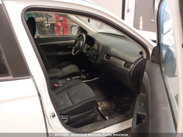 JA4JZ3AXXJZ607036 Mitsubishi Outlander Se
