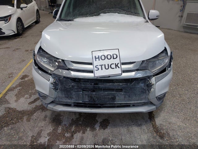 JA4JZ3AXXJZ607036 Mitsubishi Outlander Se