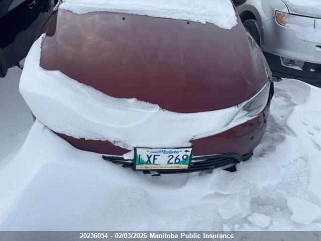 1C3CCCFB9FN645728 Chrysler 200 LX