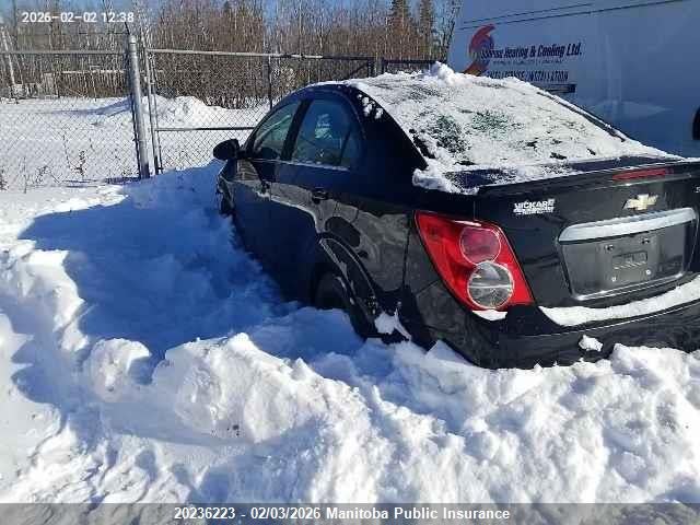1G1JC5SHXF4203435 Chevrolet SONIC LT