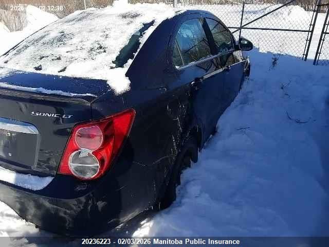 1G1JC5SHXF4203435 Chevrolet SONIC LT