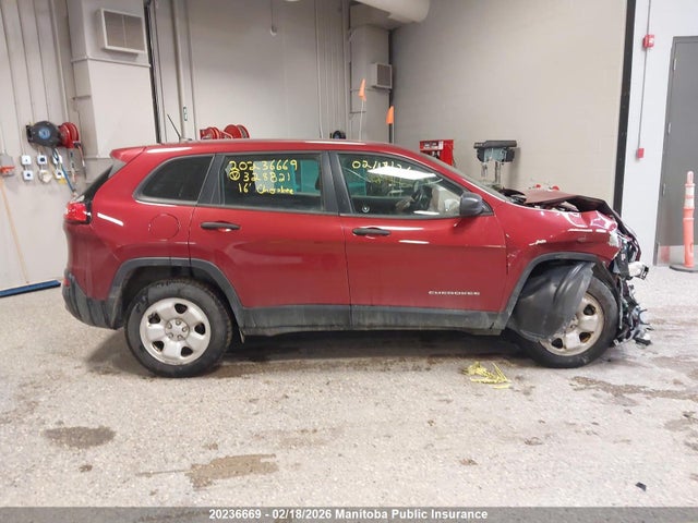 1C4PJMAB9GW328821 Jeep Cherokee Sport