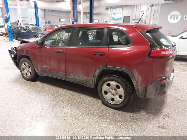 1C4PJMAB9GW328821 Jeep Cherokee Sport