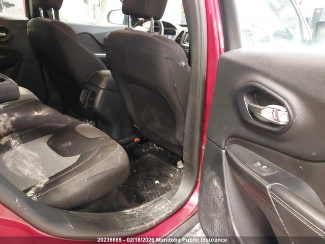 1C4PJMAB9GW328821 Jeep Cherokee Sport