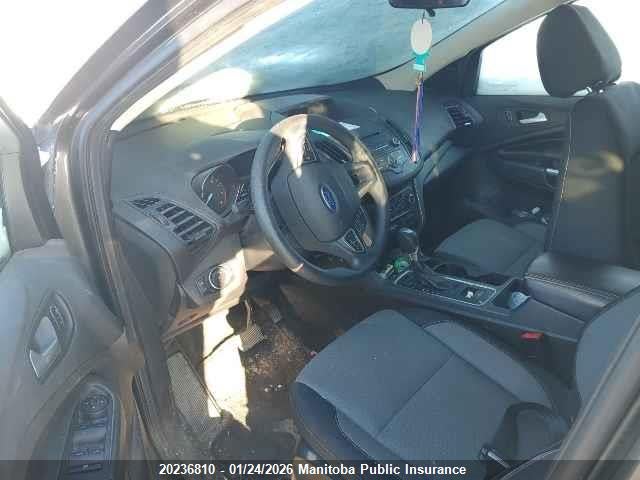 1FMCU0GD8HUA00516 Ford ESCAPE SE