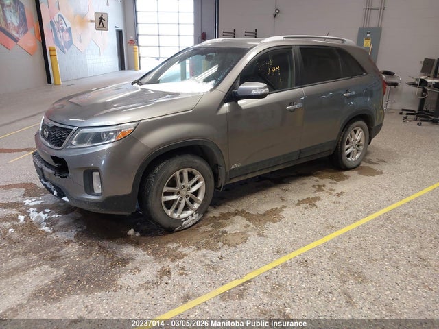 KIA SORENTO LX 2014 5XYKTCA66EG478817 Image 2