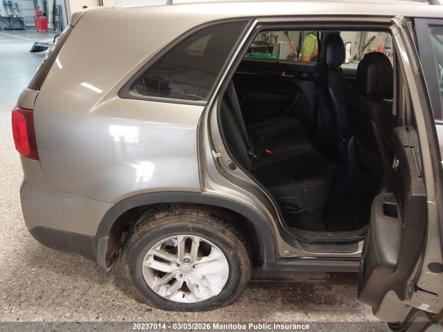 KIA SORENTO LX 2014 5XYKTCA66EG478817 Image 7