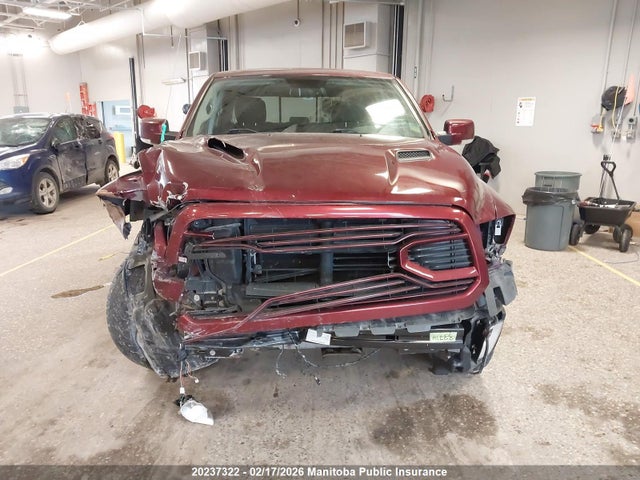 1C6RR7UT3JS166990 Dodge Ram 1500 Sport Crew Cab