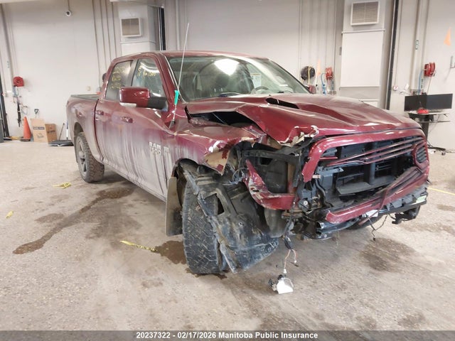1C6RR7UT3JS166990 Dodge Ram 1500 Sport Crew Cab