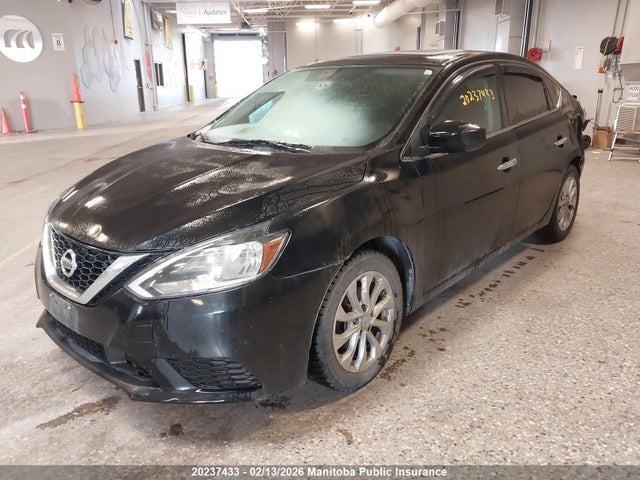 3N1AB7AP2JY217109 Nissan Sentra 1.8 Sv