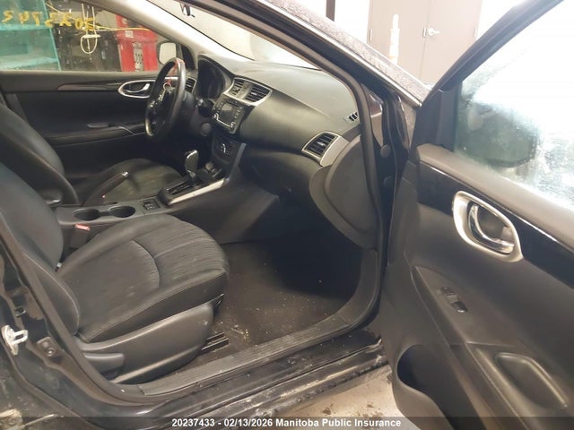 3N1AB7AP2JY217109 Nissan Sentra 1.8 Sv
