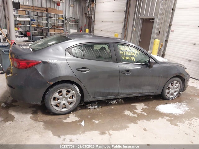 3MZBM1U7XEM101719 Mazda Mazda3 Gx Sky