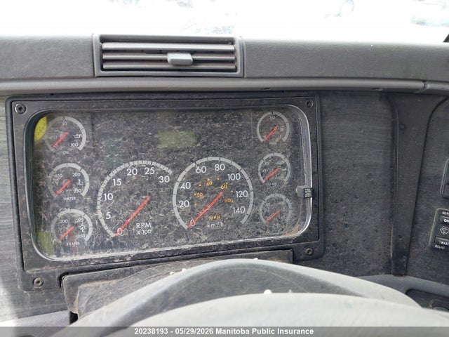 20238193 :رقم المزاد ، 1FUJA6CVX4LN00157 vin ، 2004 Freightliner Other مزاد بيع