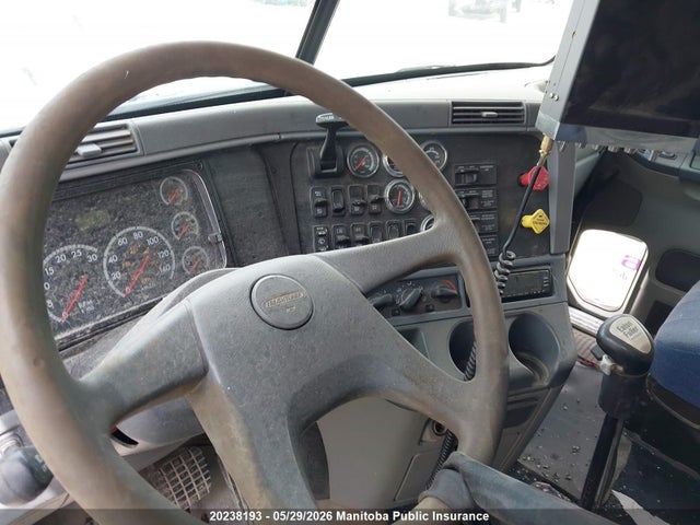 20238193 :رقم المزاد ، 1FUJA6CVX4LN00157 vin ، 2004 Freightliner Other مزاد بيع