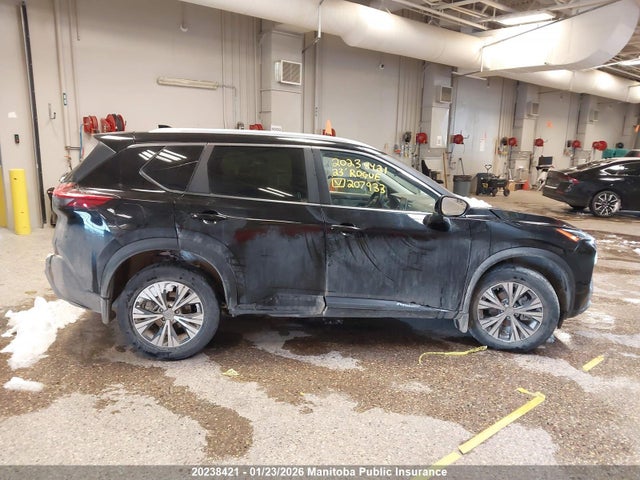 JN8BT3BB5PW207933 Nissan ROGUE SV