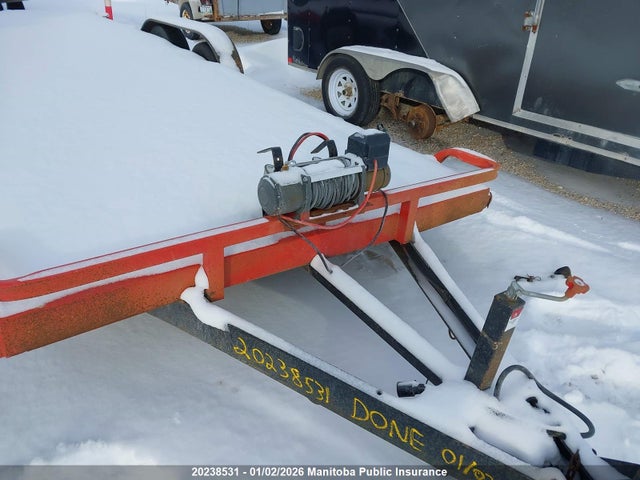 16VEX202XG2077640 Triumph Car Hauler