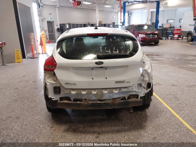 1FADP3K22HL300829 Ford FOCUS SE