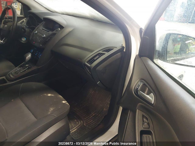 1FADP3K22HL300829 Ford FOCUS SE