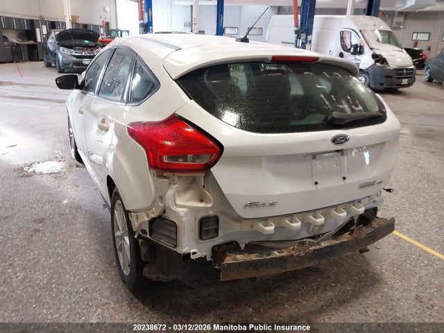 1FADP3K22HL300829 Ford FOCUS SE