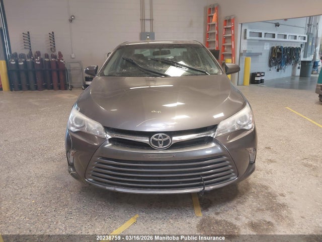 20238759 :رقم المزاد ، 4T1BF1FK0HU404664 vin ، 2017 Toyota Camry Le مزاد بيع