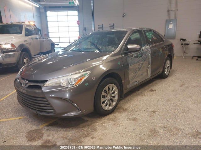 20238759 :رقم المزاد ، 4T1BF1FK0HU404664 vin ، 2017 Toyota Camry Le مزاد بيع