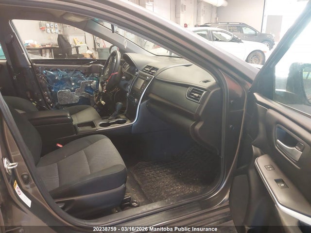 20238759 :رقم المزاد ، 4T1BF1FK0HU404664 vin ، 2017 Toyota Camry Le مزاد بيع