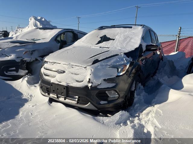 1FMCU9J9XHUC82862 Ford Escape Titanium