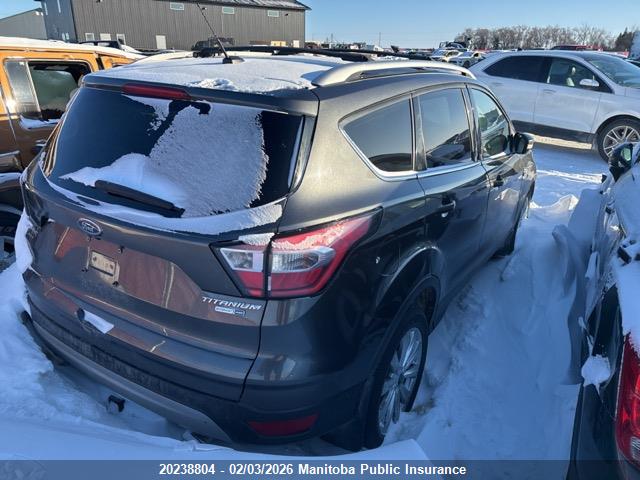 1FMCU9J9XHUC82862 Ford Escape Titanium