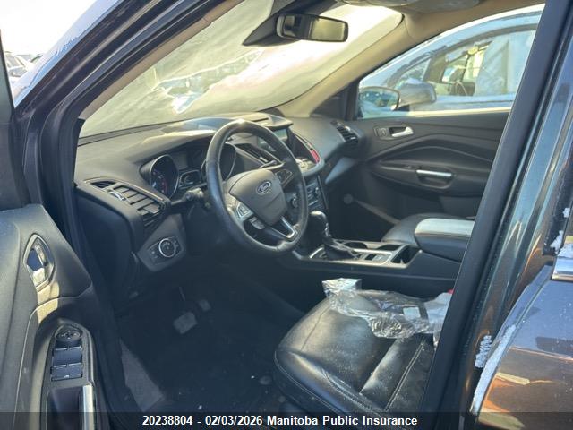 1FMCU9J9XHUC82862 Ford Escape Titanium