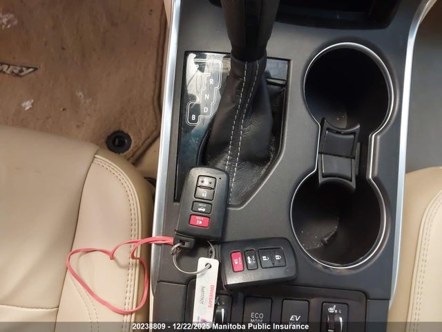 4T1BD1FK6HU209738 Toyota Camry Xle Hybrid