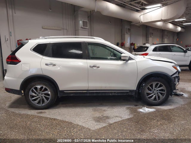 JN8AT2MV6JW341614 Nissan Rogue Sl