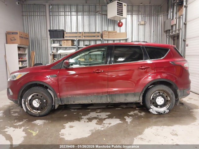 1FMCU9GDXHUB18166 Ford ESCAPE SE