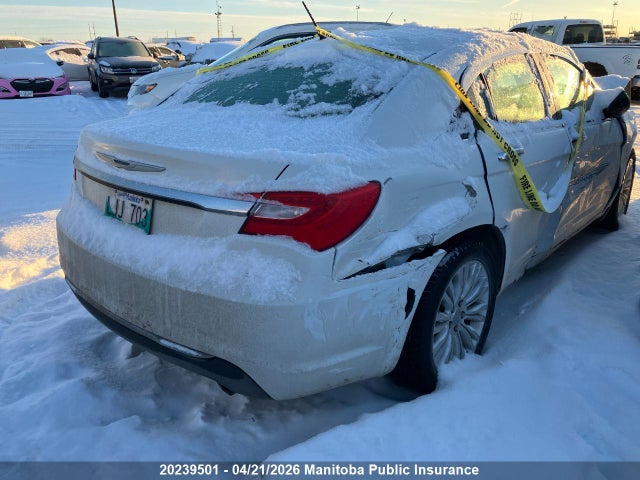 20239501 :رقم المزاد ، 1C3CCBCG8DN757962 vin ، 2013 Chrysler 200 Limited V6 مزاد بيع