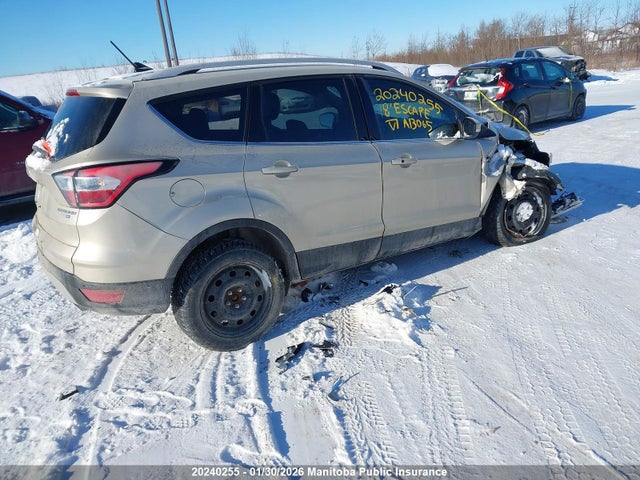 1FMCU9J92JUA13065 Ford Escape Titanium