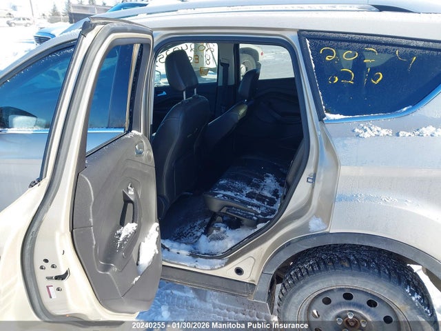 1FMCU9J92JUA13065 Ford Escape Titanium