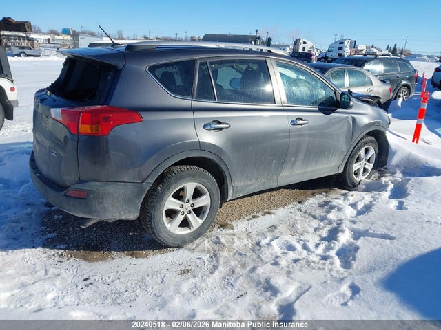 2T3RFREV9EW199017 Toyota Rav4 Xle