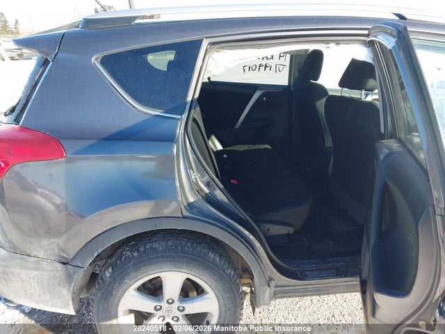 2T3RFREV9EW199017 Toyota Rav4 Xle