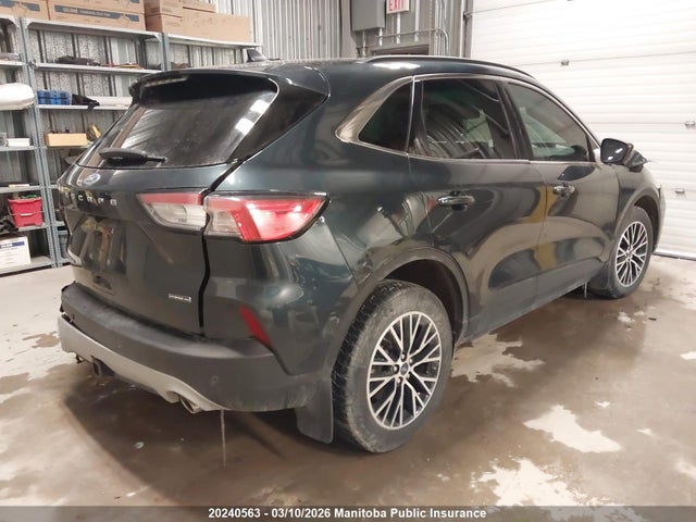 1FMCU9DZ0NUB02862 Ford Escape Titanium Hybrid