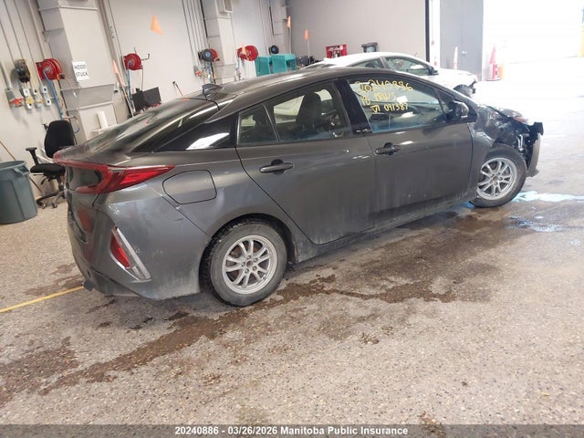 20240886 :رقم المزاد ، JTDKARFPXJ3091387 vin ، 2018 Toyota Prius Prime مزاد بيع
