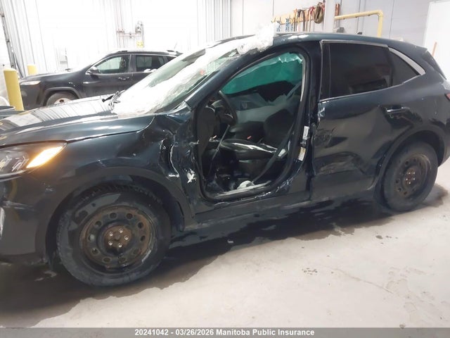 1FMCU9H62NUB15466 Ford ESCAPE SEL