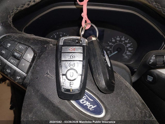 1FMCU9H62NUB15466 Ford ESCAPE SEL