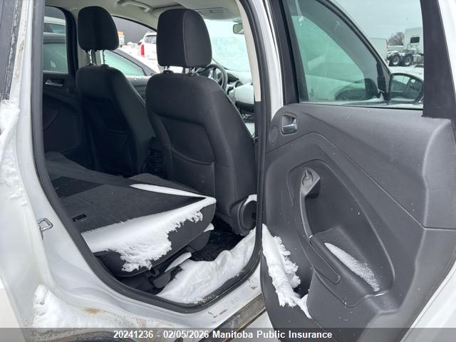 1FMCU9GX5GUC31239 Ford ESCAPE SE