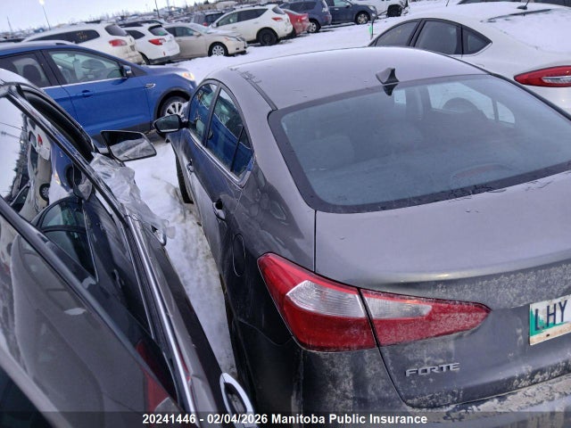 KNAFX4A81F5396577 KIA FORTE EX