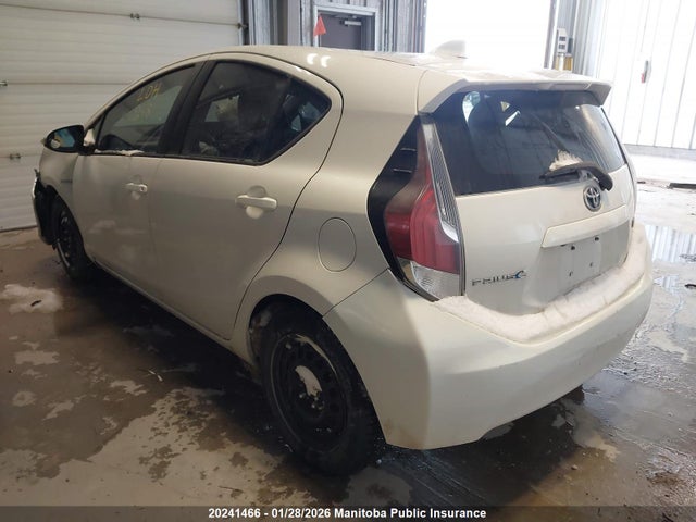 JTDKDTB36G1139219 Toyota PRIUS C