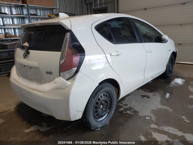 JTDKDTB36G1139219 Toyota PRIUS C