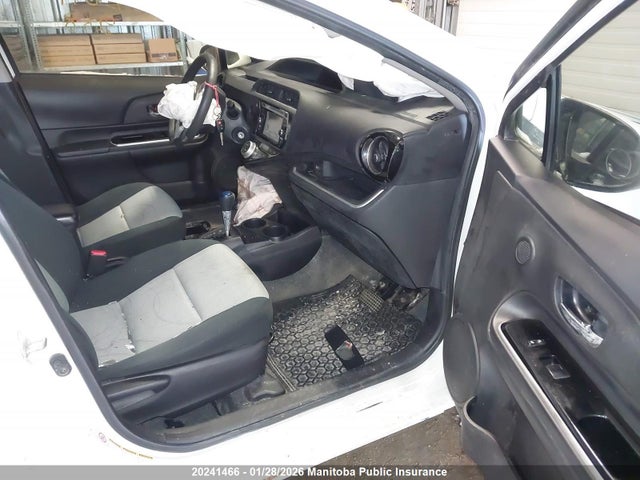 JTDKDTB36G1139219 Toyota PRIUS C
