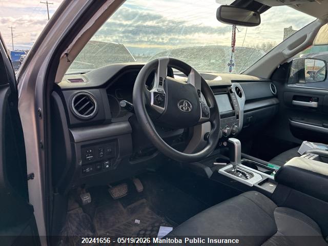 Aukcja sprzedaży 2018 Toyota Tundra Sr5 V8 Crewmax, vin: 5TFDY5F10JX762972, numer aukcji: 20241656