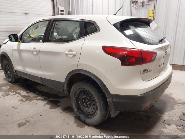 JN1BJ1CR7JW252447 Nissan Qashqai S